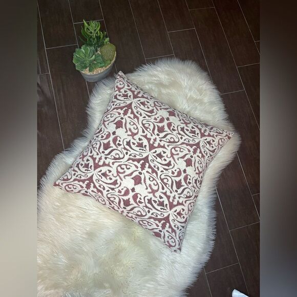 Pottery Barn Reilley Embroidered red throw Pillow w/ feather insert. - Picture 1 of 9